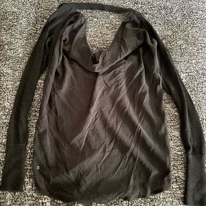 Lululemon Unity Pullover long sleeve shirt. Black. Size 4.